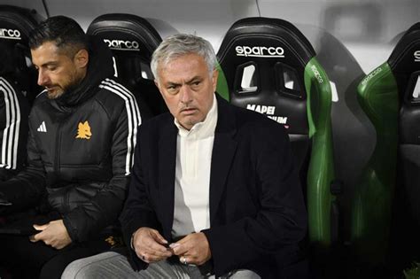 Mourinho makes right moves in Roma comeback win. He faces disciplinary case for ref accusations